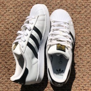 Adidas Superstar White & Black women’s shoe